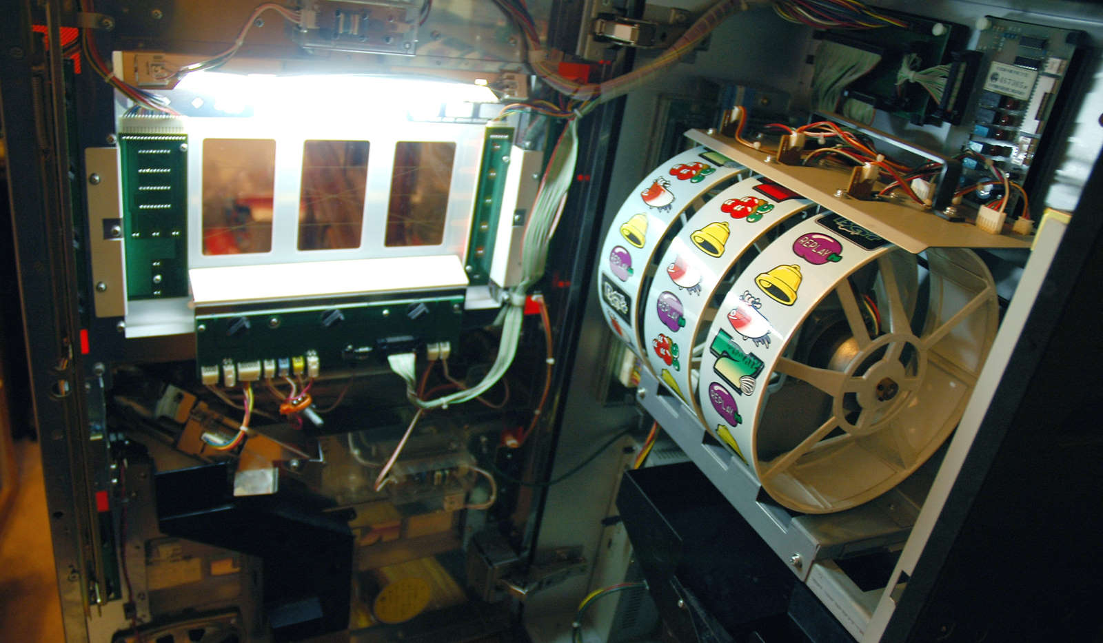 Read more about the article Hvordan fungerer en spilleautomat?